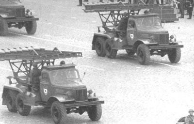 Trước Chiến tranh Thế giới thứ hai, tổ hợp pháo phản lực phóng loạt BM-13 "Katyusha" được giới thiệu cho Iosif Stalin lãnh đạo cao nhất của Liên Xô lúc bấy giờ. Tuy nhiên thiết kế của nó không gây ấn tượng mạnh cho lắm với những nhà lãnh đạo do quá... đơn giản và độ chính xác quá thấp. Nguồn ảnh: RBTH.