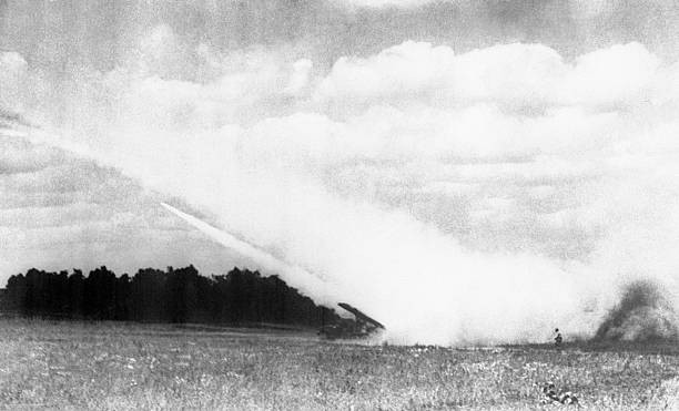 Trong các báo cáo của Đức được Liên Xô tịch thu sau chiến tranh có ghi rõ, phía Đức không thể copy được Katyusha của Liên Xô vì không biết thành phần cấu tạo nhiên liệu tên lửa của Katyusha. Loại nhiên liệu này cho phép quả tên lửa của Katyusha bay xa, bay ổn định và không để lại vệt khói nhằm bảo vệ cho vị trí trận địa. Nguồn ảnh: RBTH.