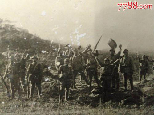 Tuy nhiên, nhiều nhà sử gia lại cho rằng Đạo quân Quan Đông thực tế không thiện chiến như những gì sử sách ghi chép lại. Các nhà sử gia này lý luận rằng, Đạo quân Quan đông thực tế chỉ chạm trán với Hồng quân Liên Xô một vài lần trước khi Chiến tranh Thế giới thứ hai kết thúc, còn lại, trong toàn bộ cuộc chiến, Đạo quân này chỉ chiến đấu với một đối thủ dưới cơ rất nhiều. Nguồn ảnh: 7788.