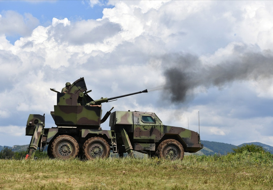 Khẩu pháo 40mm trên PASARS-16 có khả năng nâng góc cao tối đa 90 độ và góc thấp nhất là -4 độ. Với tốc độ 300 viên mỗi phút, PASARS-16 có khả năng bắn với tốc độ khá cao, lên tới 5 viên mỗi giây. Nguồn ảnh: Sina.