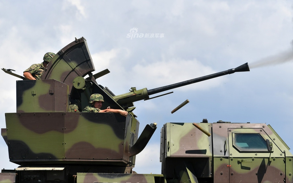 Khẩu pháo tự hành này được đặt trên cơ cấu khung gầm dẫn động 6x6 và được bọc thép. Tổng trọng lượng của PASARS-16 lên tới 17 tấn kèm theo động cơ 260 sức ngựa. Nguồn ảnh: Sina.