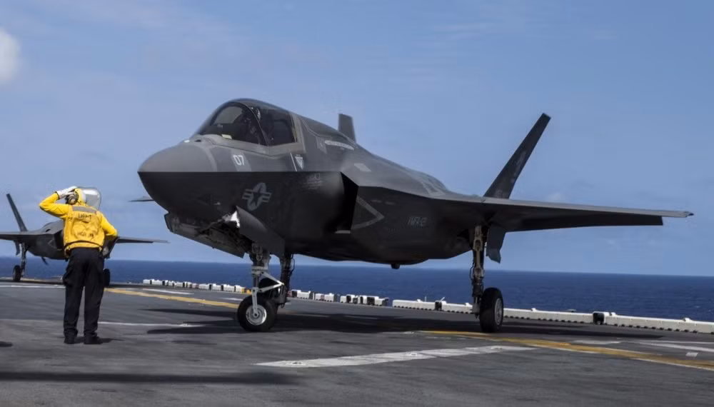 Chế độ thứ hai hay còn gọi là Beast Mode (tạm dịch là Chế độ Quái thú) nghĩa là khi các chiến đấu cơ F-35 không cần quan tâm tới khả năng tàng hình, nó sẽ mang đầy tải vũ khí và các loại vũ khí nó mang theo sẽ phụ thuộc vào từng nhiệm vụ mà nó thực hiện. Nguồn ảnh: Tube.