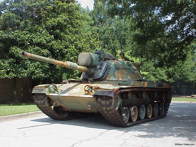 A3 sử dụng máy tính điều khiển mới, hệ thống kiểm soát hỏa lực tối tân cho phép pháo bắn chính xác dù đang di chuyển. Cải tiến lớn nhất của A3 là hệ thống nhìn đêm AN/VSG-2.