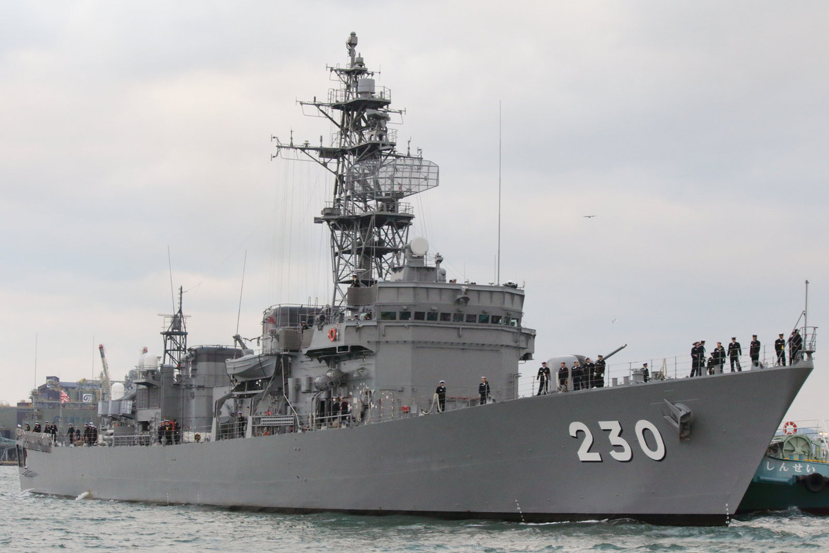 Trang bị vũ khí trên tàu bao gồm 8 tên lửa chống hạm Harpoon, 1 hải pháo 76mm, 1 pháo cao tốc Phalanx 20mm và 2 x 3 ống phóng ngư lôi cỡ nhỏ loại 324mm. Nguồn ảnh: Japtimes.