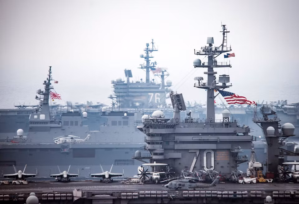 Tóm lại, với rất rất nhiều thiếu sót trong kinh nghiệm cũng như công nghệ phát triển không quân hải quân và hàng không mẫu hạm, Trung Quốc đang càng ngày càng chứng tỏ mình là một... con hổ giấy trong mắt phương Tây mà đặc biệt là Mỹ. Trong tương lai, dù số lượng tàu sân bay mà Bắc Kinh sở hữu có bằng với số tàu sân bay của Washington thì kinh nghiệm vẫn là thứ Bắc Kinh không thể đọ được với đối thủ ở bên kia bờ Thái Bình Dương. Nguồn ảnh: BI.