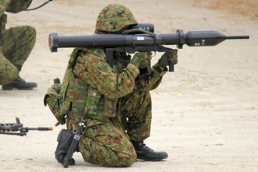 Trên lý thuyết, Panzerfaust 3 có khả năng bắn xuyên qua 800 mm thép cán đồng nhất ở khoảng cách 300 mét. Đây là mức độ xuyên giáp thuộc vào dạng lớn nhất thời bấy giờ và hoàn toàn có khả năng triệt hạ mọi loại phương tiện thiết giáp trên thế giới thời kỳ đó. Nguồn ảnh: Japanesetimes.