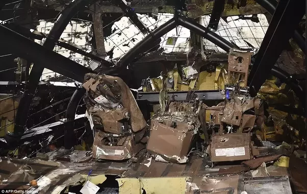 Hư hại bên trong ca-bin lái cũng khẳng định không có ai có thể sống sót bên trong ca-bin này. Trừ tổ bay, trong số những người thiệt mạng có tới 179 người Mỹ và 31 người Anh. Tổng cộng số người thiệt mạng trong vụ việc lên tới 270 người trong đó có 11 nạn nhân ở dưới mặt đất. Nguồn ảnh: CNN.