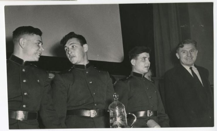 Chuyện lạ thời... chiến tranh lạnh: Tàu Mỹ cứu sống tàu Liên Xô đi lạc - Hình 3 Chuyen la thoi... chien tranh lanh: Tau My cuu song tau Lien Xo di lac-Hinh-3