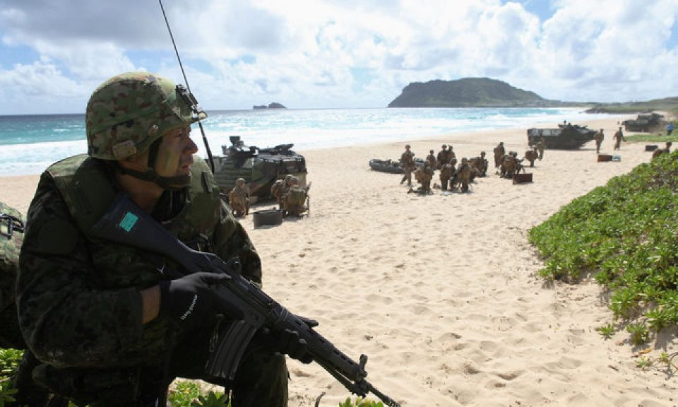 Tokyo vẫn không cho biết cuộc tập trận đổ bộ giữa nước này và Mỹ sắp tới sẽ được tổ chức ở đâu. Tuy nhiên nhiều nhà phân tích cho rằng, cuộc tập trận này rất có thể sẽ được tổ chức ở quần đảo Senkaku. Nguồn ảnh: BI.