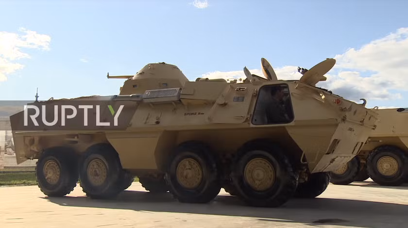 Xe bọc thép OT-64A của quân nổi dậy bị Quân đội Nga bắt sống tại Syria. Nguồn ảnh: Ruptly.