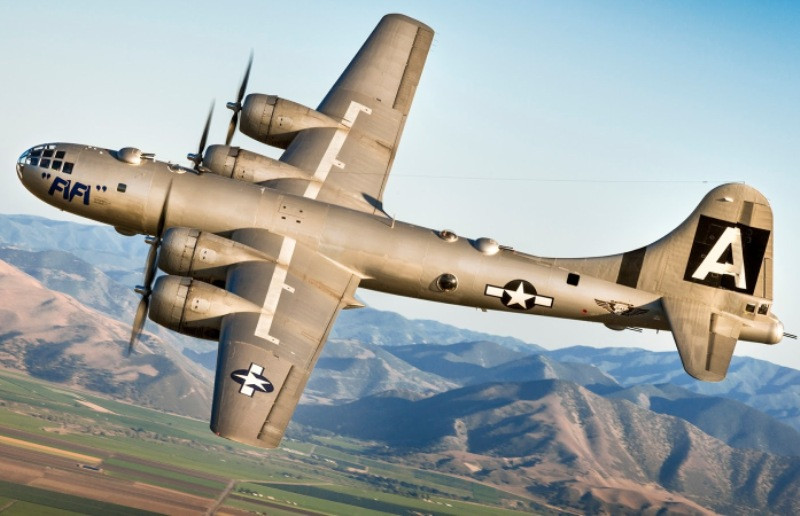 B-29 - máy bay ném bom hoàn thiện nhất được ra đời trong Chiến tranh Thế giới thứ hai. Đây cũng là loại máy bay mang thiết kế tiêu chuẩn cho các mẫu máy bay ném bom ra đời sau này. Nguồn ảnh: Fotoreports.