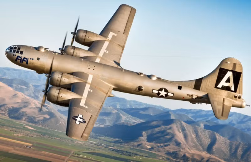 B-29 - máy bay ném bom hoàn thiện nhất được ra đời trong Chiến tranh Thế giới thứ hai. Đây cũng là loại máy bay mang thiết kế tiêu chuẩn cho các mẫu máy bay ném bom ra đời sau này. Nguồn ảnh: Fotoreports.