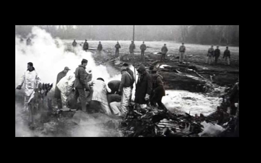 Mat bom nguyen tu, Lau Nam Goc mua lai ca dam lay