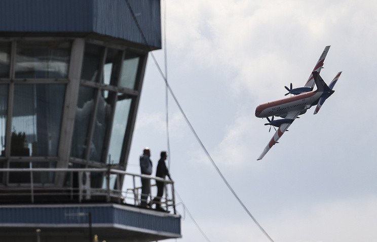 Il-114 có phi hành đoàn tối thiểu 2 người bao gồm một lái chính và một lái phụ. Máy bay có sức chứa 64 hành khách, chiều dài đạt 26,88 mét, sải cánh rộng 30 mét, diện tích mặt cánh đạt 81,90 mét vuông và có trọng lượng rỗng là 15.000 kg. Nguồn ảnh: TASS.