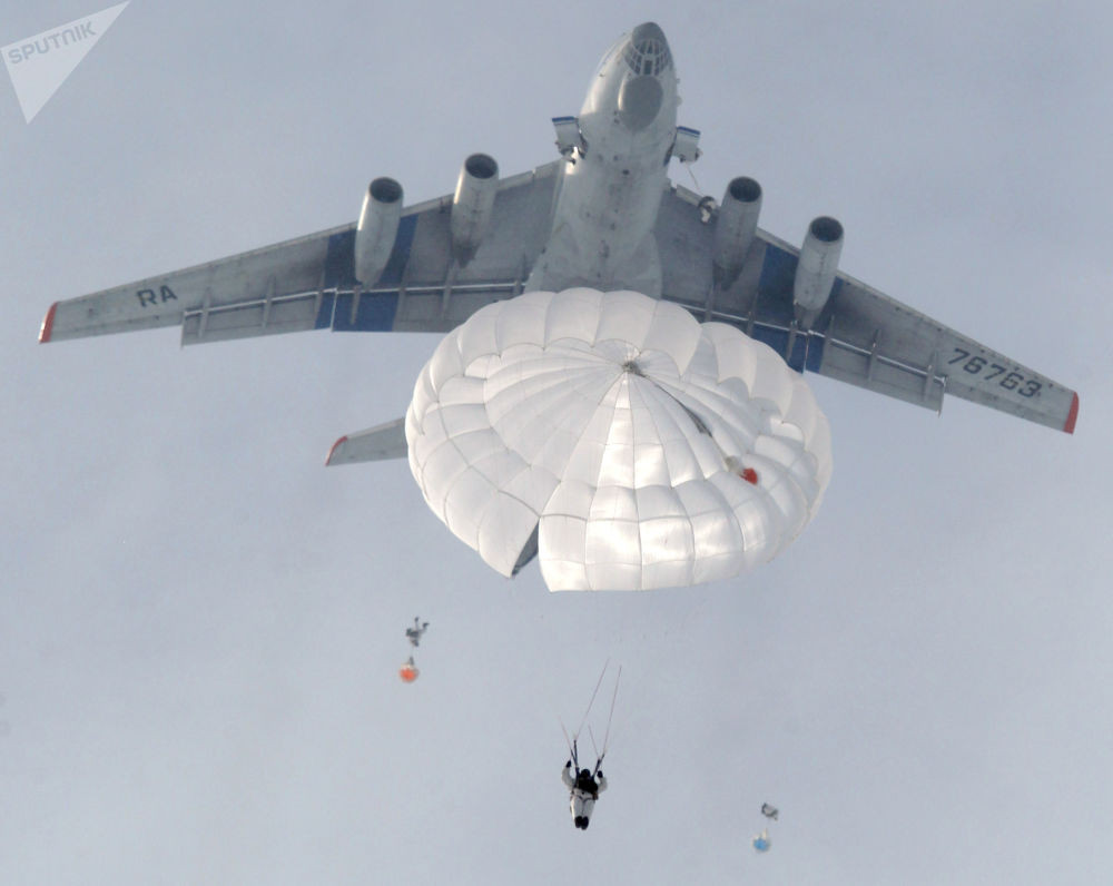 Ở mặt trận châu Á, chính những lính dù Liên Xô đã là lực lượng đầu tiên đổ bộ được xuống Mãn Châu Lý - giành quyền kiểm soát khu vực này từ Nhật. Nguồn ảnh: Sputnik.