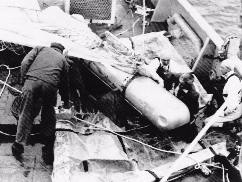 Ly ky hanh trinh truy tim bom nhiet hach cua My (ky 1)