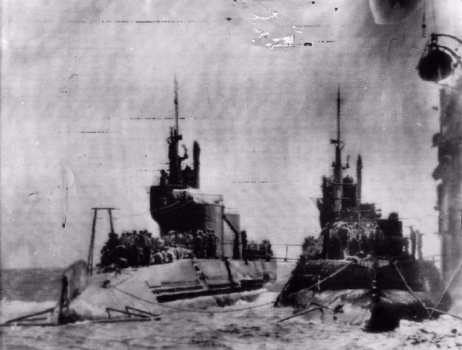 Ở phía đối diện, có tới khoảng 30.000 thuỷ thủ tàu vận tải của Đồng minh đã trở thành nạn nhân của tàu ngầm. Nếu tính cả số lượng thuỷ thủ thiệt mạng trên tàu chiến của Đồng minh bị tàu ngầm đánh đắm, con số này có thể lên tới 50.000 người. Nguồn ảnh: Navyhistory.