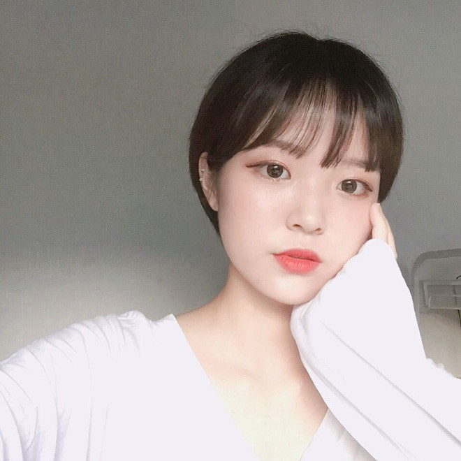 Kiểu tóc pixie không hề làm mất đi sự nữ tính nhờ vào kỹ thuật cắt tỉa tạo độ phồng và sự mềm mại.