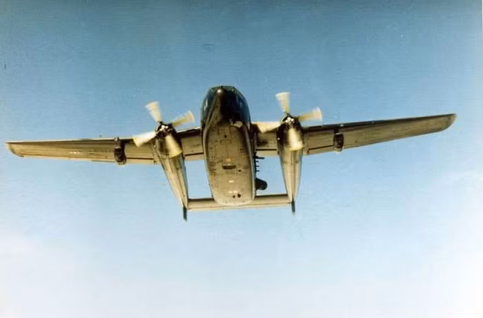 Tuy nhiên, đây vốn dĩ là loại máy bay vận tải nên AC-119 được thiết kế rất tối giản, nó có bọc thép kém, khả năng cơ động không cao và có thể dễ dàng bị hạ gục bởi các loại phòng không của ta. Lợi thế duy nhất của AC-119 đó là nó thường đi săn đêm khiến nhiều loại hoả lực của ta khó xác định được vị trí để tấn công. Ảnh: USAF.