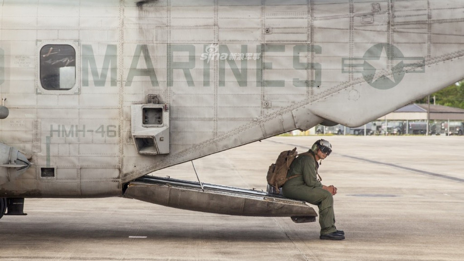 Tốc độ bay tối đa của CH-53E lên tới 315 km/h, tốc độ hành trình đạt 278 km/h và có tầm hoạt động khoảng 10.000 km. Tuy nhiên, tầm hoạt động này còn phụ thuộc vào lượng hàng hoá mà CH-53E mang theo. Nguồn ảnh: Sina.