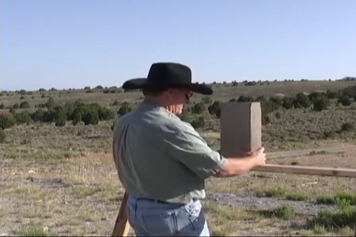 Khẩu CKC mà tay súng này sử dụng có khối lượng khoảng 3,85kg. Hiện nay ở Bắc Mỹ, loại súng này được sử dụng cho mục đích săn bắn và thể thao.