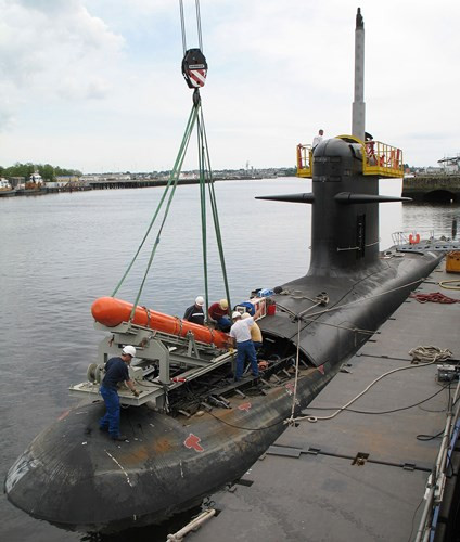 Tên lửa chống hạm Exocet có trọng lượng từ 670kg (tùy biến thể), dài 4,7m, lắp đầu nổ 165kg, sải cánh 1,1m, trang bị đầu tự dẫn radar chủ động pha cuối. Ảnh: Military-Today.