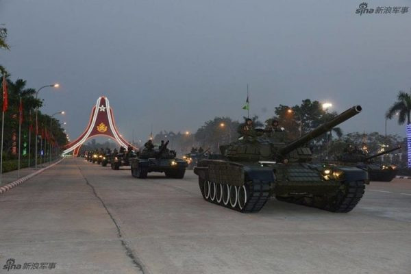 Ngoài ra, trong lực lượng tăng thiết giáp của Myanmar còn có sự có mặt của 50 chiếc xe tăng chủ lực chiến trường loại MBT-2000. Đây chính là những yếu tố giúp lực lượng tăng thiết giáp của Myanmar trở thành một trong những lực lượng "có số có má" nhất trong khu vực. Nguồn ảnh: Sina.