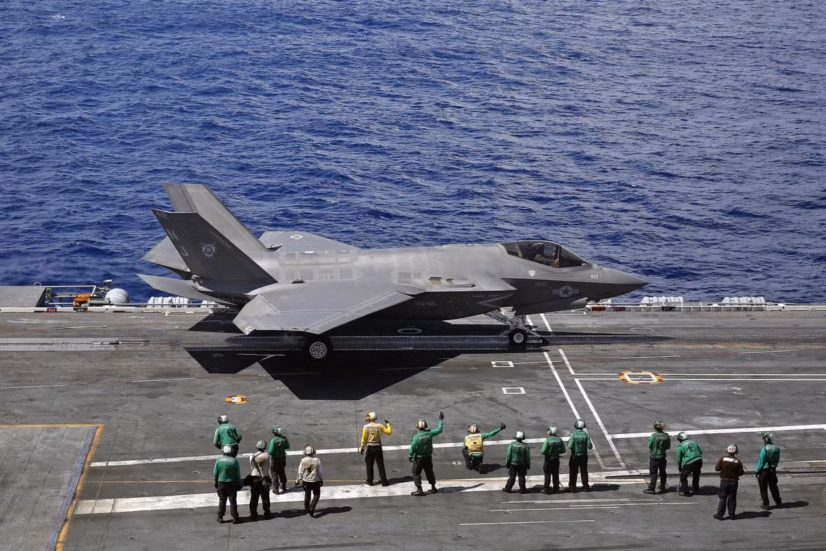 Mặc dù vậy, việc sửa chiếc mũ bay này nhanh nhất có thể đang là mục tiêu mà Lockheed Martin và Hải quân Mỹ mong muốn nhất. Tuy nhiên có thể khẳng định, cho tới khi F-35C được đưa vào phục vụ với số lượng lớn trong quân đội, chắc chắn nó sẽ còn gặp nhiều vấn đề hơn nữa. Nguồn ảnh: BI.