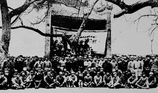 Gần như toàn bộ đội ngũ lãnh đạo của Đảng Cộng Sản Trung Quốc sau này đều tham gia cuộc Vạn lý Trường chinh này, bao gồm Chu Đức, Lâm Bưu, Lưu Thiếu Kỳ, Diệp Kiếm Anh, Lý Tiên Niệm, Dương Thượng Côn, Chu Ân Lai, Đặng Tiểu Bình,... Nguồn ảnh: Baidu.