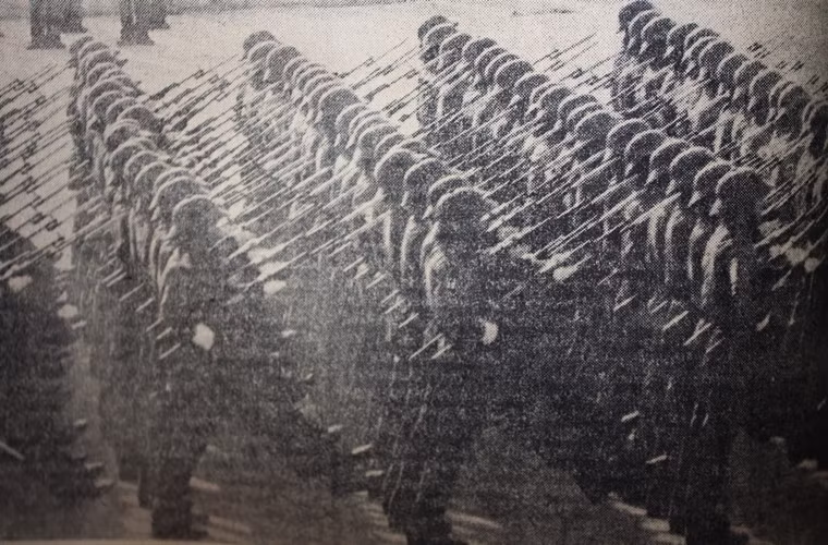 Khối đội hình Chiến sĩ Lục quân với súng trường CKC hùng dũng tiến qua lễ đài. Nguồn ảnh: QDND.