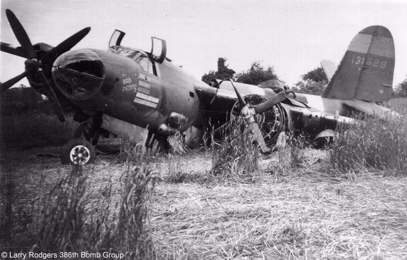 Không quân Hoàng gia Anh mất tổng cộng 42.010 máy bay trong đó có 30.045 chiếc tiêm kích, 11.965 máy bay ném bom. Ở mặt trận châu Á, Không quân Hoàng gia Anh cũng mất khoảng 250 máy bay. Nguồn ảnh: WWIIhistory.