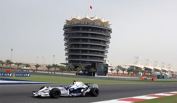 Trường đua quốc tế Sakhir là nơi diễn ra nhiều cuộc đua xe ô tô, kể cả siêu xe...