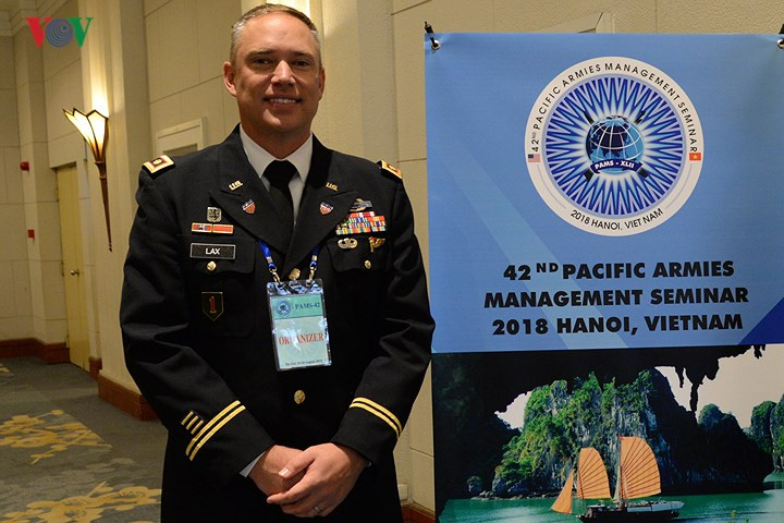 Trung tá James Lax, người phụ trách ban thư ký PAMS-42 của đồng chủ trì Mỹ, chia sẻ với phóng viên VOV.VN rằng ông đánh giá cao tính chuyên nghiệp của các đồng nghiệp Việt Nam. Ông hy vọng sẽ có dịp trở lại Việt Nam với tư cách khách du lịch, cùng với gia đình mình.