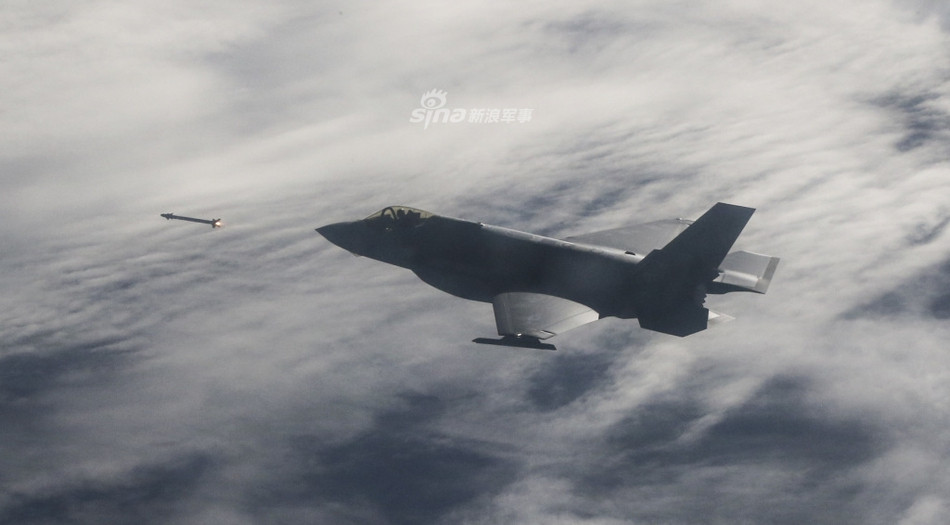 Được biết, chiếc F-35A này thuộc phi đoàn chiến đấu số 58 thuộc Không đoàn 33 Không quân Mỹ. Nguồn ảnh: Sina.