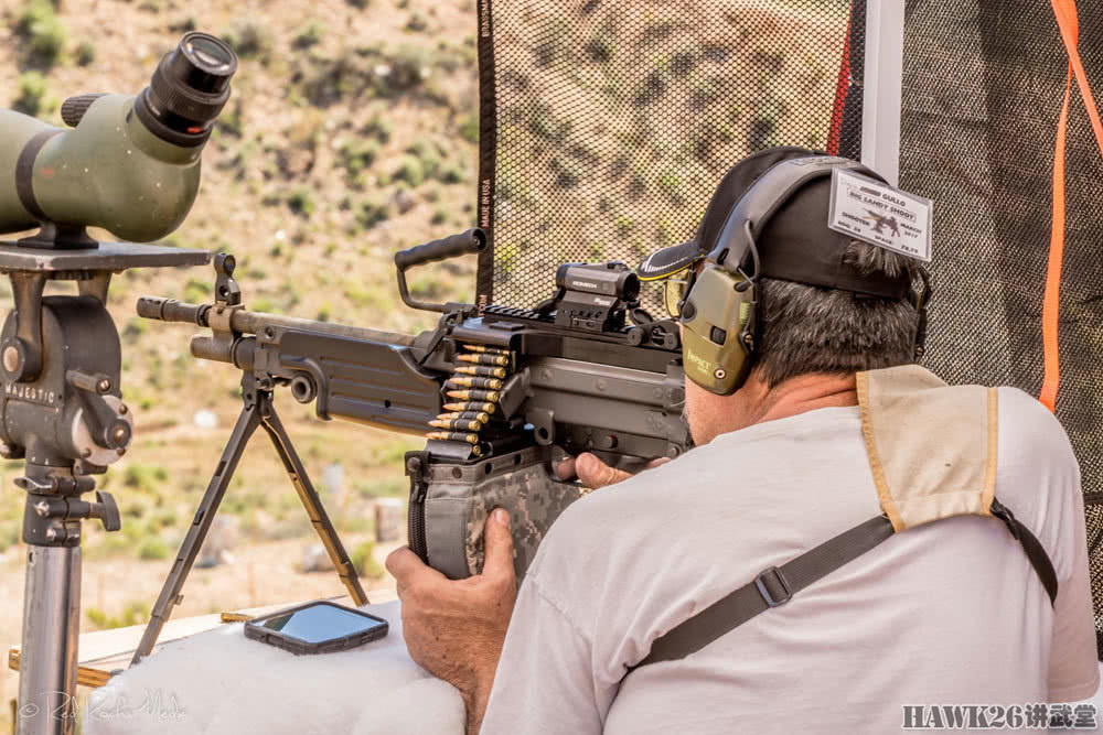 Tuy nhiên trường bắn lớn bậc nhất nước Mỹ ở Wikieup này lại đáp ứng được cả tiêu chuẩn để bắn thử pháo - nghĩa là nó phải có diện tích đủ rộng và địa hình đủ gồ ghề để tránh viên đạn pháo bay mất kiểm soát. Nguồn ảnh: Hawk26.