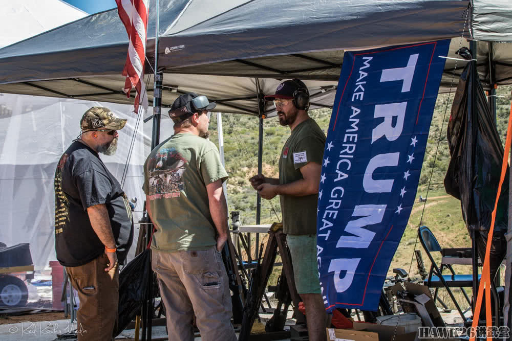Tại lễ hội này, người tham gia có thể thoải mái xả đạn với đủ mọi loại súng khác nhau. Nguồn ảnh: Hawk26.