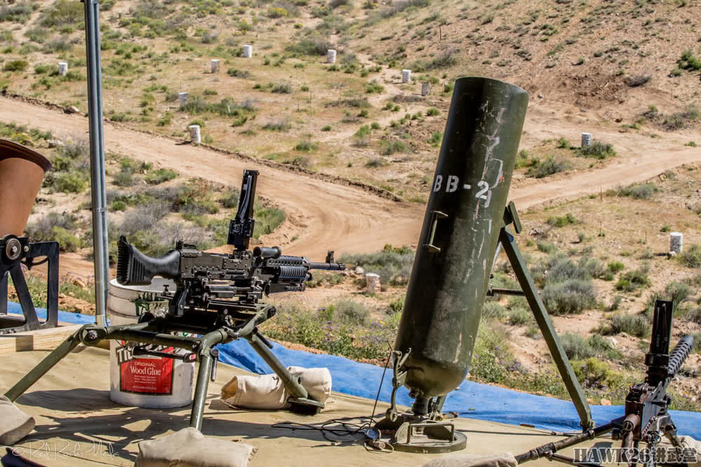 Thậm chí cả những khẩu súng cối khổng lồ. Nguồn ảnh: Hawk26.