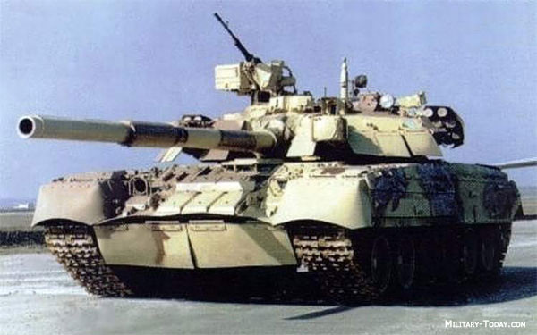 Cơ số đạn dự phòng của T-84 Yatagan là cực kỳ dồi dào với 40 viên đạn pháo dự trữ, 4000 viên đạn súng máy đồng trục cỡ 7,62mm và 450 viên đạn pháo cao xạ loại 12,7mm. Nguồn ảnh: Militarytoday.