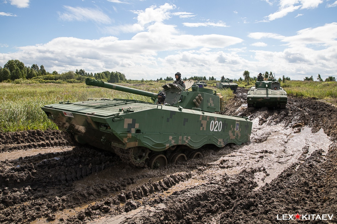 Theo thông tin được truyền thông Trung Quốc đăng tải, tham gia cuộc tập trận Peace Mission 2018 - "Sứ mệnh Hoà bình" quân đội Trung Quốc điều động hàng chục phương tiện cơ giới cùng hàng trăm binh sĩ sẽ kéo dài từ ngày 22/8 tới ngày 29/9 tại vùng Chelyabinskaya, miền Nam nước Nga. Nguồn ảnh: Lex Kitaev.