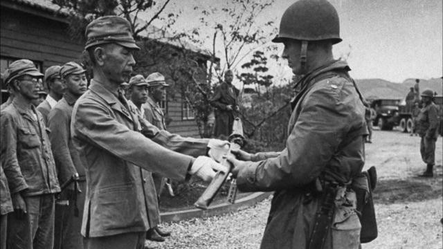 Điểm quan trọng nhất đó là hiến pháp Nhật Bản quy định rõ, Lực lượng Phòng vệ của Nhật Bản chỉ là một lực lượng mang tính phòng thủ. Nghĩa là phương tiện cũng như trang thiết bị của lực lượng này sẽ bị giới hạn, không cho phép Lực lượng Phòng vệ của Nhật tham chiến ở nước ngoài. Nguồn ảnh: Tube.