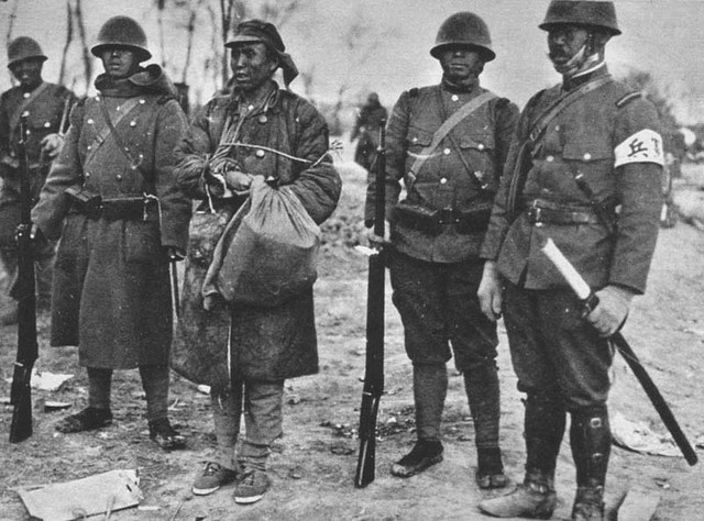 Ví dụ như với các loại tàu chiến, Nhật bị giới hạn về tầm hoạt động và độ giãn nước rất nghiêm ngặt. Với các loại máy bay vận tải, tầm bay cũng bị giới hạn rất hạn chế và khó có thể bay đi bất cứ quốc gia nào khác trừ một vài nước lân cận. Thêm vào đó, quân số của Lực lượng Phòng vệ Nhật Bản cũng bị giới hạn.Nguồn ảnh: Shogun.