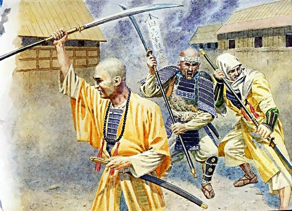 Trong khi các Samurai thường đeo mặt nạ cực kỳ hung dữ thì các nhà sư thường để đầu trần với mái tóc bị cạo trọc (Samurai Nhật thường để tóc dài) hoặc quấn khăn quàng kín mặt chỉ để hở ra đôi mắt.