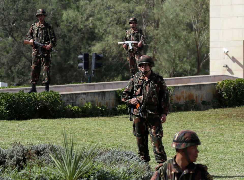 Tiếp đến là Algeria - quốc gia này đã chi tới 795 triệu USD để mua vũ khí Nga trong năm 2017 vừa rồi. Cũng trong năm 2017, nước này đã nhận được một loạt các loại vũ khí đặt hàng từ Nga trước đó bao gồm trực thăng chiến đấu Mi-28N, trực thăng Mi-26. Năm nay, Algeria sẽ nhận hai tàu ngầm Kilo 636 đã đặt hàng Nga từ năm 2014. Nguồn ảnh: BI.