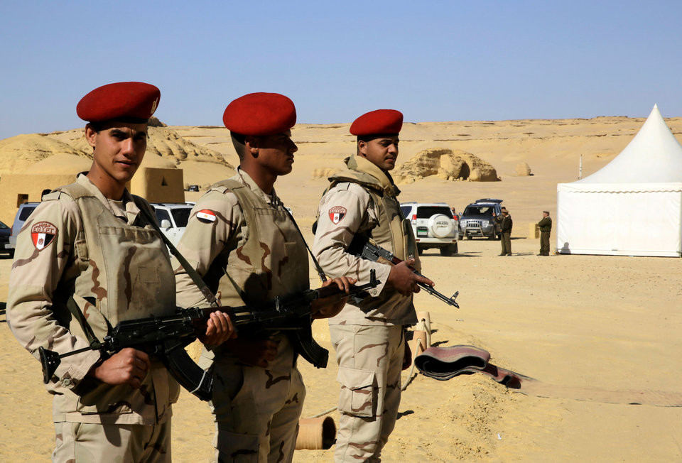 Một điều khá bất ngờ đó là khách hàng tỷ USD của Nga trong năm 2017 vừa rồi lại chính là Ai Cập với số tiền tương ứng 1,1 tỷ USD để mua vũ khí Nga. Trước đó, năm 2015 Ai Cập từng đặt mua cùng lúc tới 46 chiếc Ka-52 và 50 chiếc MiG-29M từ Moscow, tất cả đều đã được bàn giao vào năm 2017 vừa rồi. Nguồn ảnh: BI.