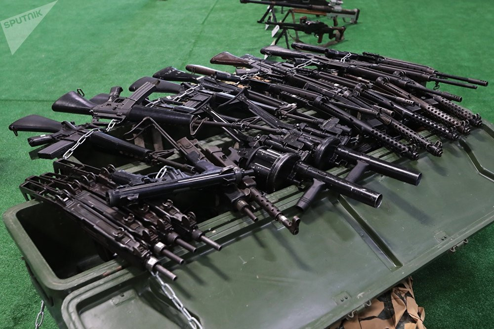 Các loại súng cá nhân mà quân đội Nga và quân chính phủ Syria thu giữ được trên chiến trường này. Có thể thấy phần lớn các loại vũ khí này đều có nguồn gốc từ... phương Tây. Nguồn ảnh: Sputnik.