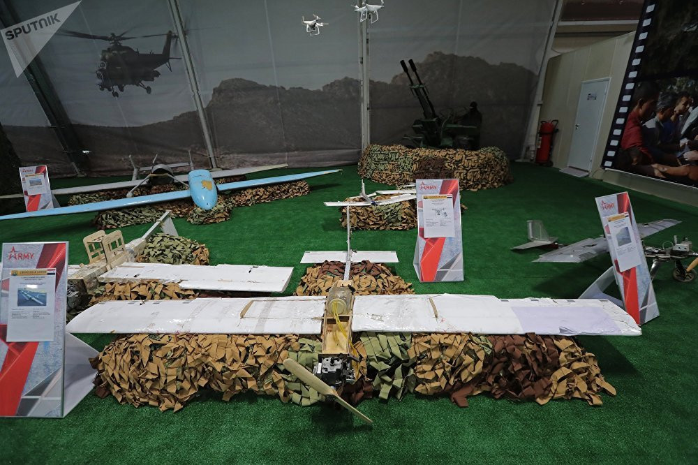 Các loại máy bay không người lái được lực lượng IS sử dụng trên chiến trường Syria, các loại máy bay không người lái này sẽ được sử dụng vào mục đích do thám, hoặc thậm chí là mang theo thuốc nổ để thành máy bay đánh bom cảm tử. Nguồn ảnh: Sputnik.