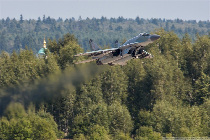 Máy bay chiến đấu MiG-29 xuất hiện tại triển lãm. Nguồn ảnh: Englishrussian.