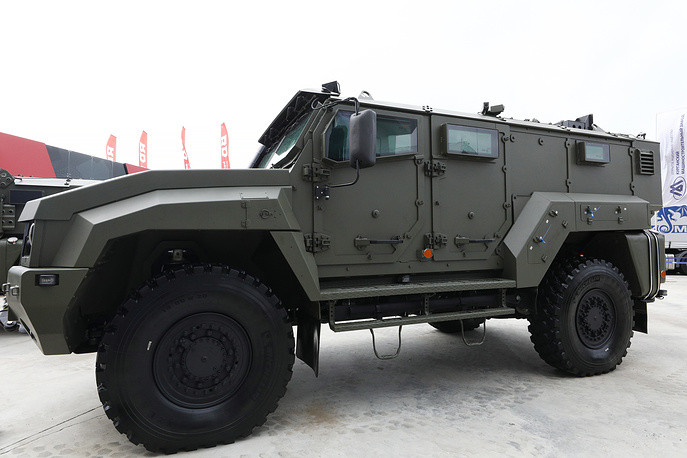 Xe thiết giáp bọc thép Typhoon- K "Kamaz-5394" - đây là loại thiết giáp phù hợp với mọi nhiệm vụ và nhiều lực lượng, có thể trang bị và hoạt động tốt trong cả lực lượng cảnh sát đặc nhiệm, cảnh sát chống bạo động. Nguồn ảnh: TASS.