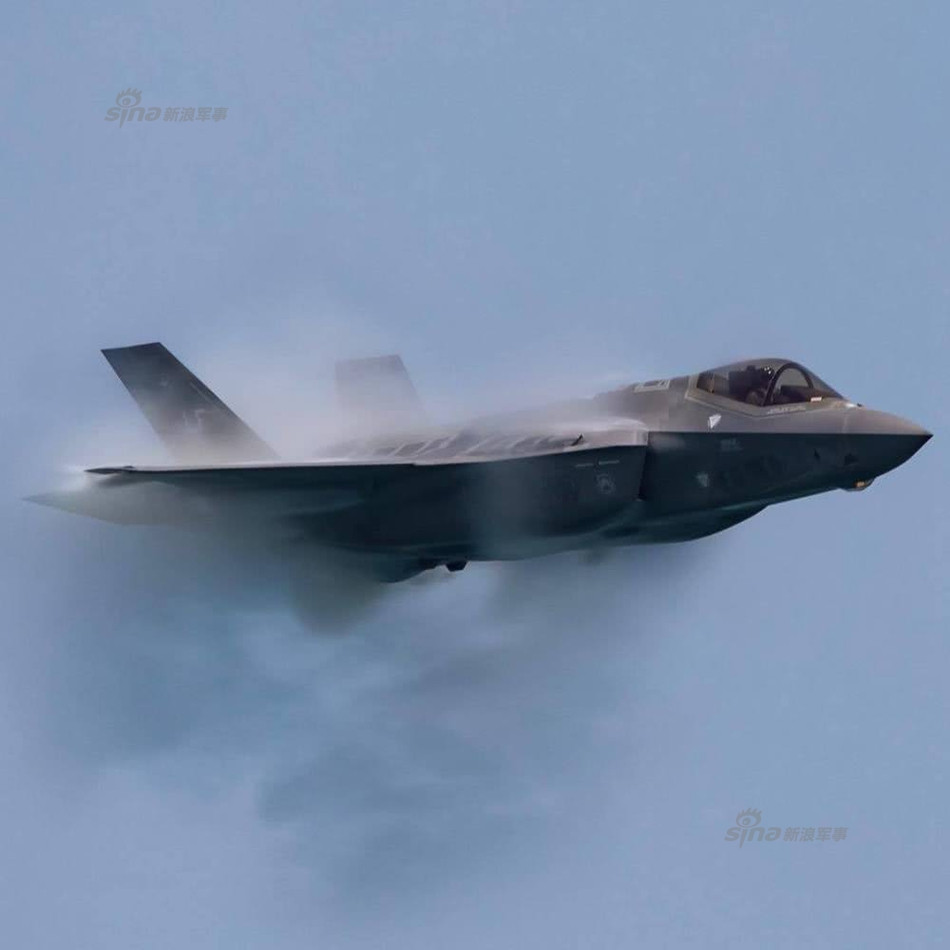 Cận cảnh chiếc F-35A khi nó vượt qua bức tường âm thanh. Nguồn ảnh: Sina.