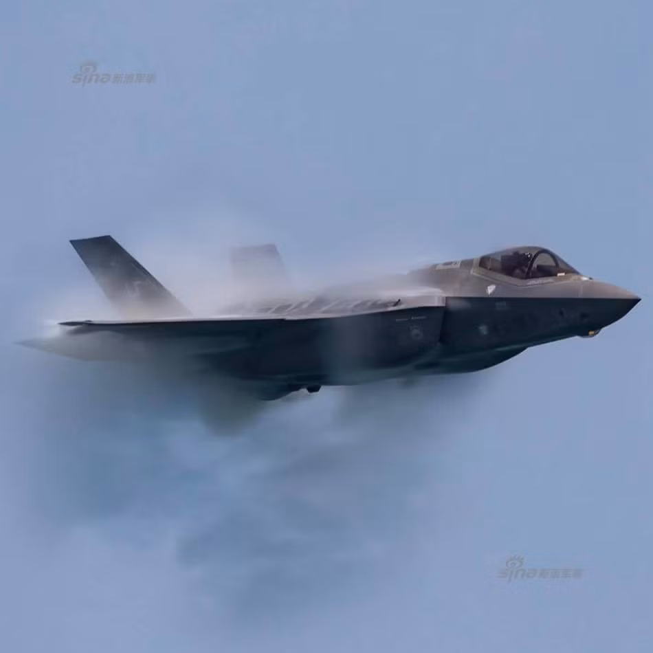 Cận cảnh chiếc F-35A khi nó vượt qua bức tường âm thanh. Nguồn ảnh: Sina.